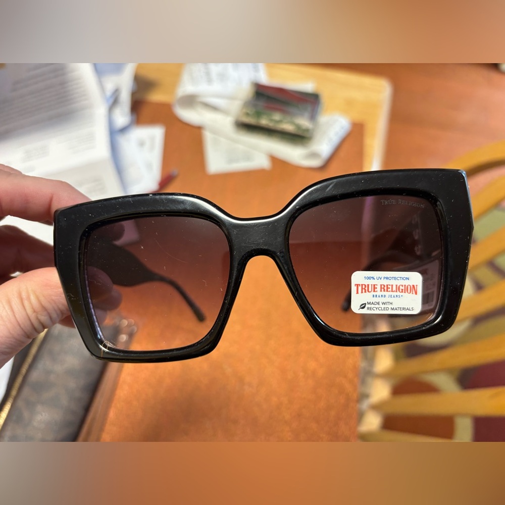 NWT TRUE RELIGION SUNGLASSES ! 😎 🖤🕶️
